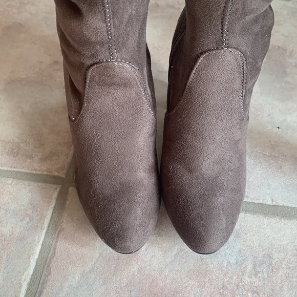 Streetwear Society Gray Over the Knee Block Heel Boots Size 6 - Picture 13 of 16